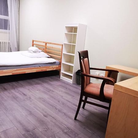 ורשה Hostel Powstaniec Wola - Private Rooms מראה חיצוני תמונה