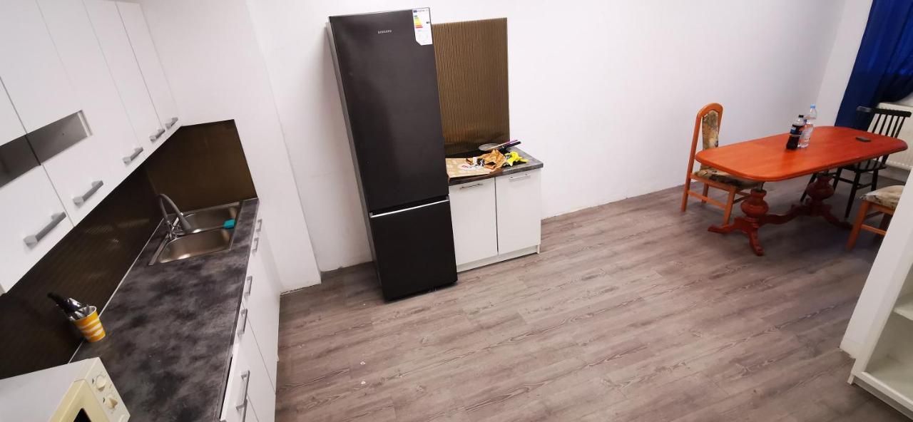 ורשה Hostel Powstaniec Wola - Private Rooms מראה חיצוני תמונה