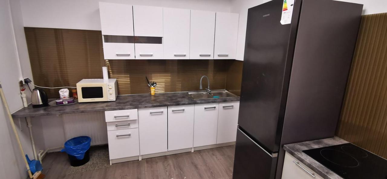 ורשה Hostel Powstaniec Wola - Private Rooms מראה חיצוני תמונה