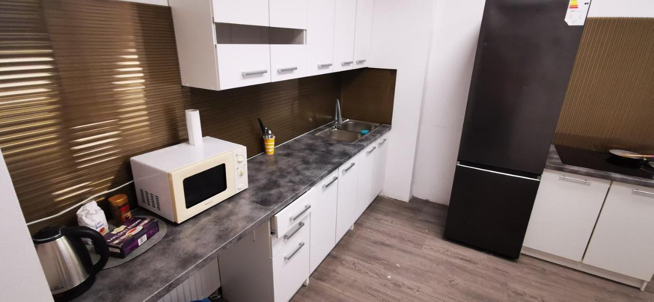 ורשה Hostel Powstaniec Wola - Private Rooms מראה חיצוני תמונה