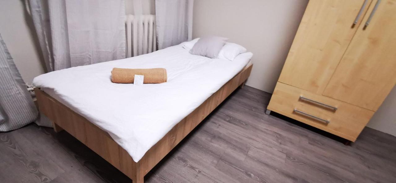 ורשה Hostel Powstaniec Wola - Private Rooms מראה חיצוני תמונה