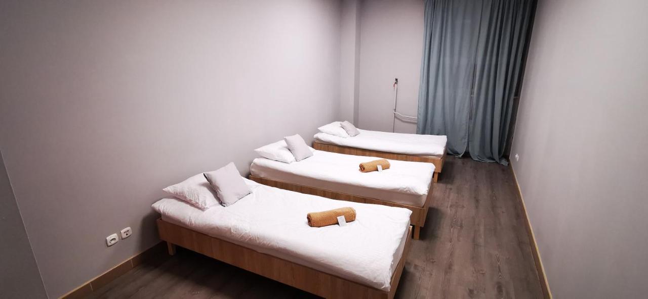 ורשה Hostel Powstaniec Wola - Private Rooms מראה חיצוני תמונה