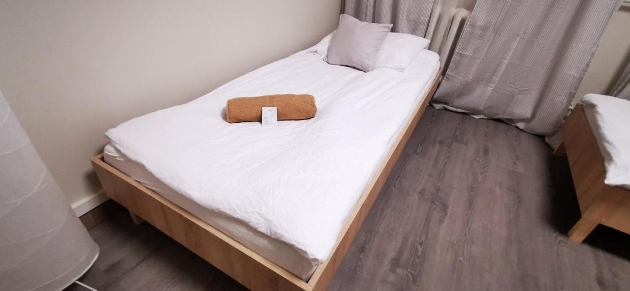ורשה Hostel Powstaniec Wola - Private Rooms מראה חיצוני תמונה