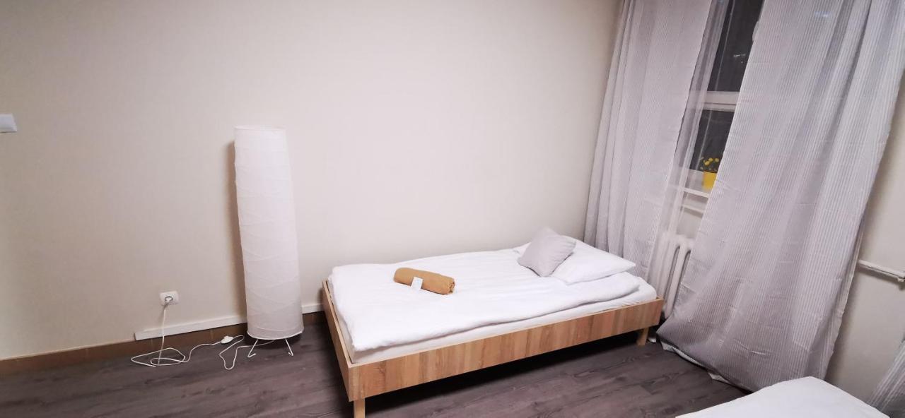 ורשה Hostel Powstaniec Wola - Private Rooms מראה חיצוני תמונה