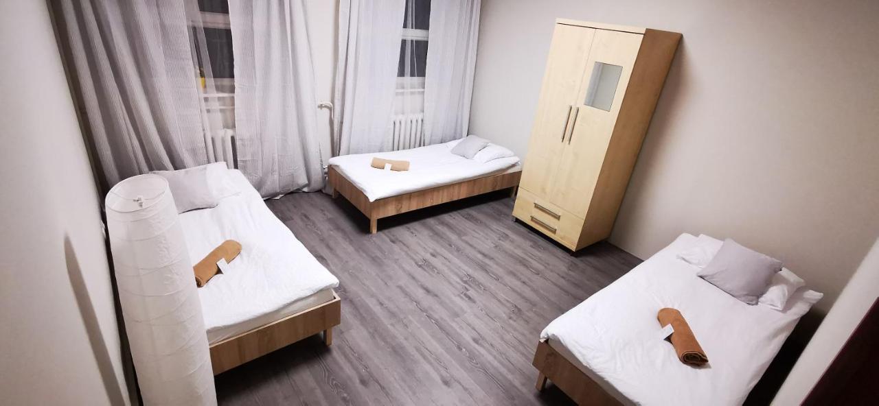 ורשה Hostel Powstaniec Wola - Private Rooms מראה חיצוני תמונה