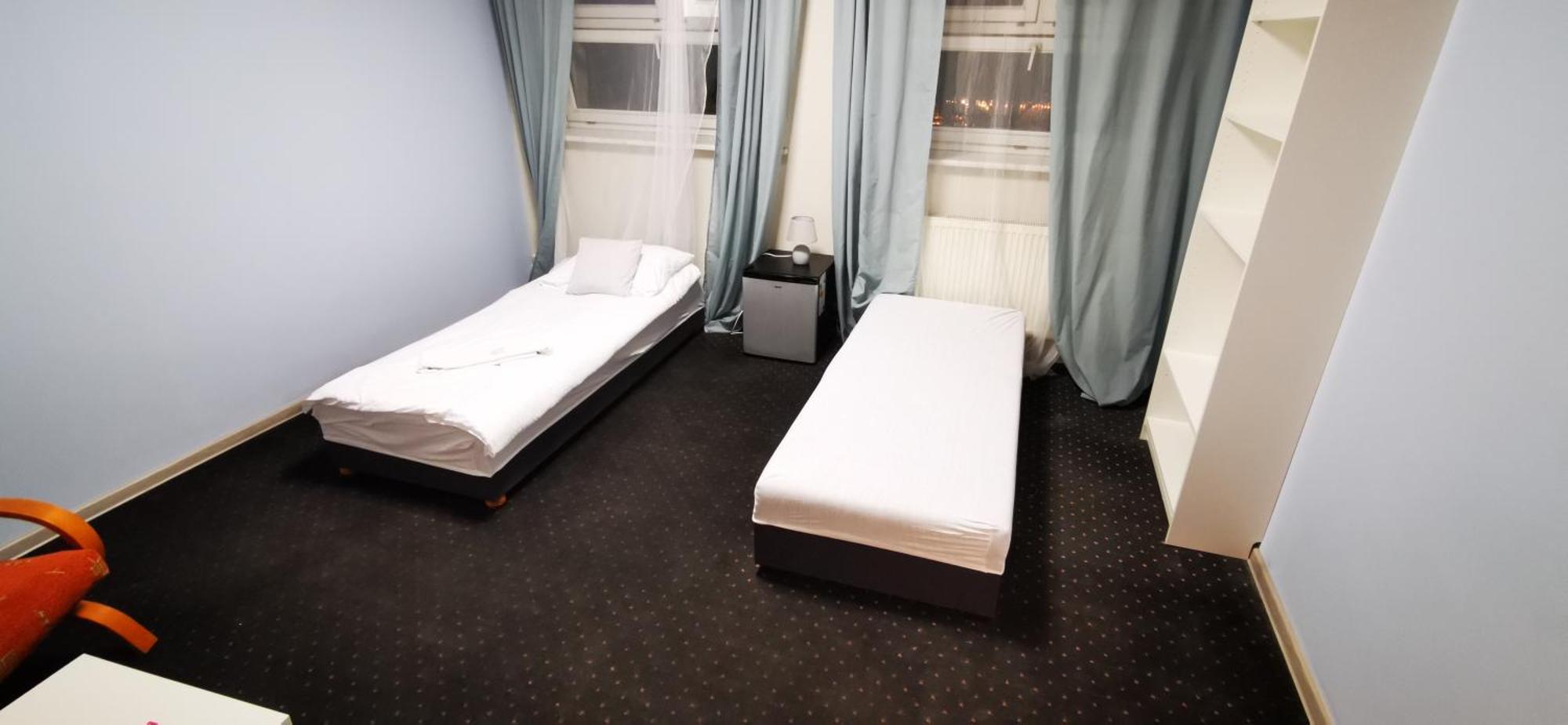 ורשה Hostel Powstaniec Wola - Private Rooms מראה חיצוני תמונה