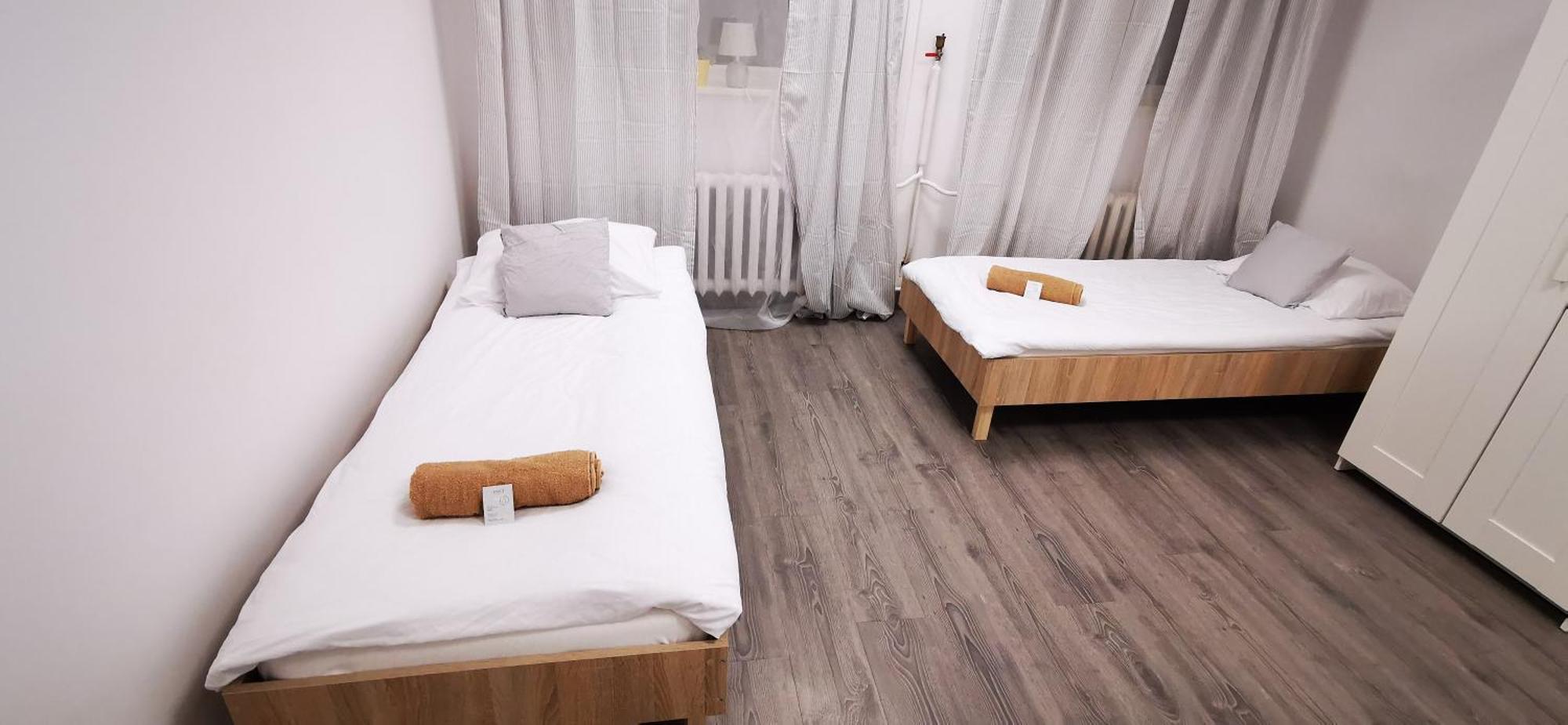 ורשה Hostel Powstaniec Wola - Private Rooms מראה חיצוני תמונה